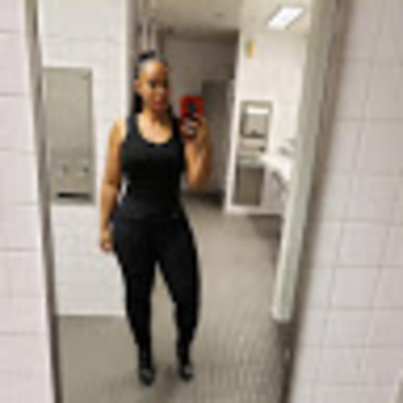 Meet your Posher, Kim - Picture 1 of 1